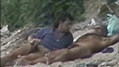 लाजाळू हिरव्या डोळ्यांच्या लॅटीनाला डिक चोखणे आवडते